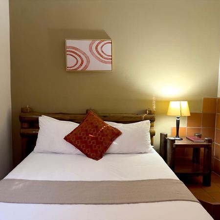 Centurion Guest House And Lodge エクステリア 写真